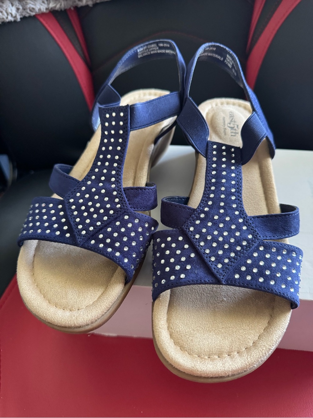 East 5th Navy Blue Studded Comfort Sandals for Kids Barely Worn, Size 8.5